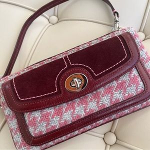 BNWT Coach Burgundy Houndstooth Tweed Suede Wristlet Wallet
